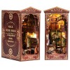 Ulikey Book Nook Kit, Miniatures Nook, Maison Miniature a Construire, Maison de Poupee en Bois avec des Lumières LED et des I