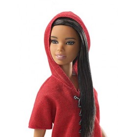 Barbie Fashionistas poupée mannequin 89 aux cheveux noirs avec robe sweatshirt rouge, jouet pour enfant, FJF49