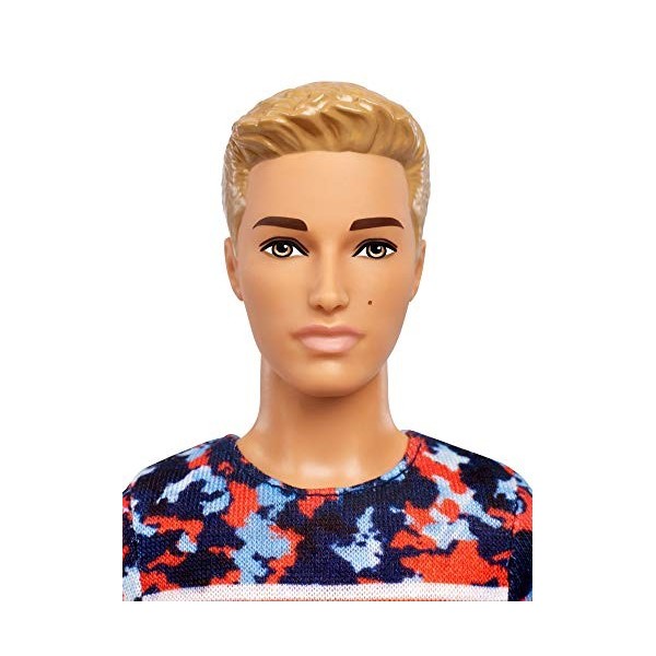 Barbie Fashionistas poupée mannequin 118 Ken avec haut camouflage coloré et short bleu, jouet pour enfant, FXL65