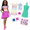 Barbie Coffret Crayola poupée brune et vêtements lavables à customiser avec tampons, accessoires inclus, jouet pour enfant, F