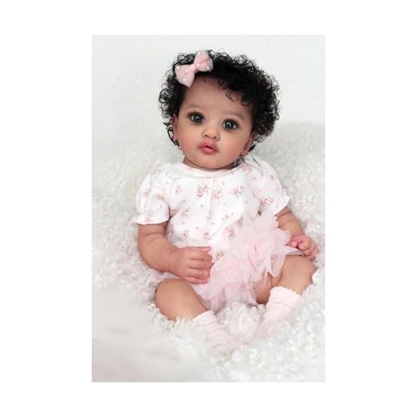iCradle Poupée Reborn réaliste pour petite fille de 58,4 cm qui ressemble à de vraies poupées de bébé - Marron peau réaliste 