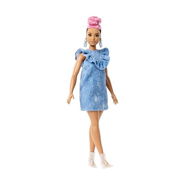 Barbie Fashionistas poupée mannequin 95 avec chignon rose, boucles doreilles larges et robe en jean, jouet pour enfant, FJF