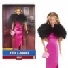 Barbie Coffret Signature Poupées Keeley Jones de la Serie Ted Lasso en Robe Rose, Cape en Fausse Fourrure, Plus De 30 Accesso