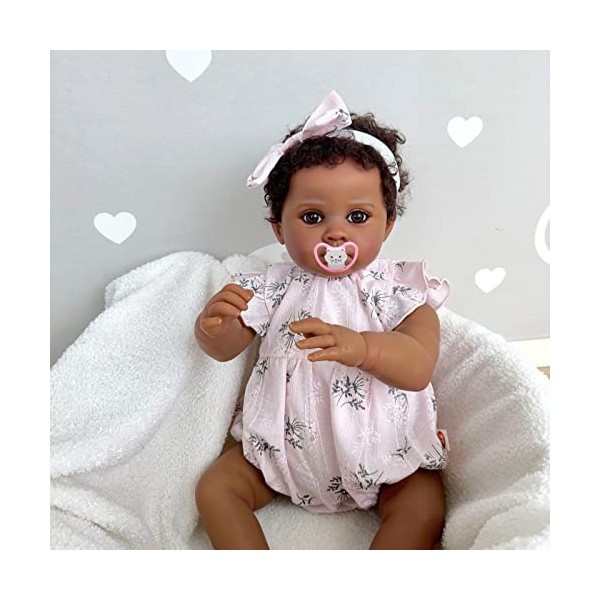 MineeQu 24 Pouces Cheveux Enracinés À La Main Afro-Américaine Real Life Reborn Baby Doll Coffret Cadeau avec Corps Lesté Doux