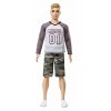 Barbie Fashionistas poupée mannequin Ken 8 blond avec t-shirt à manche longue "Malibu", short camouflage et chaussures blanc