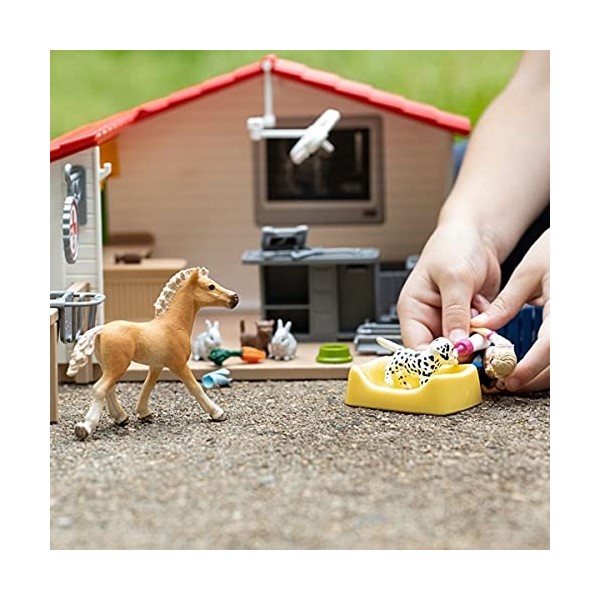 Schleich 42502 Farm World – Cabinet vétérinaire avec Animaux, Coffret de 27 pièces avec Figurine vétérinaire, Animaux et Acce