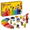 LEGO 11030 Classic Briques à Foison, Jouet Briques avec Emoji Smiley, Un Perroquet, Une Fleur et Plus, Cadeau Créatif pour En