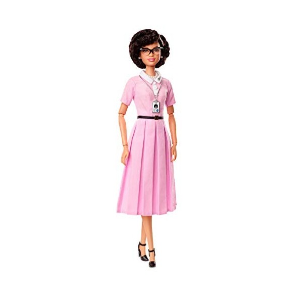 Barbie Signature Katherine Coleman Johnson, Poupée de Collection Femmes dException en Robe Rose et Cheveux Bouclés, Jouet Co