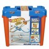 Hot Wheels Track Builder boîte de construction Deluxe, 6 mètres de piste, 2 petites voitures de course incluses, jouet pour e