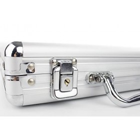 Mallette de poker avec 200 jetons de poker de 5 valeurs différentes, 5 dés, distributeur de jetons et 2 jeux de poker · Set d