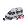 bruder 02672 - Mercedes Benz Sprinter Camper avec chauffeur, set de camping, vaisselle, camping-car, campeur