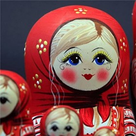 UTOQIA Poupée Russe Poupée Gigogne Lot De 7 Poupées Fille Multicolore Poupée Russe Poupée Gigogne Cadeau pour Anniversaire En