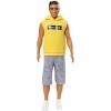 Barbie Fashionistas poupée mannequin Ken 131 brun avec sweat sans manches jaune, bermuda gris et chaussures blanches, jouet 