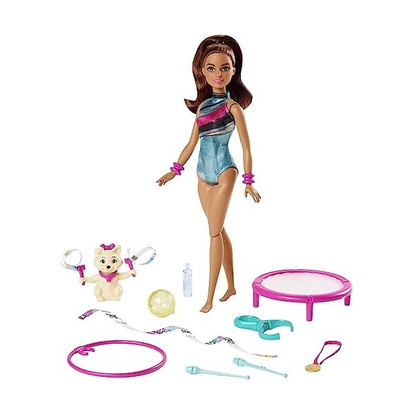Barbie Dreamhouse Adventures Famille coffret poupée Teresa Gymnaste brune en justaucorps avec trampoline et accessoires, joue