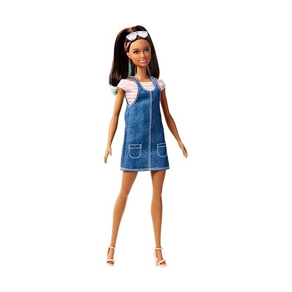 Barbie Fashionistas poupée mannequin 72 brune avec queue de cheval, robe salopette en jean et t-shirt à rayures roses, jouet