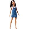 Barbie Fashionistas poupée mannequin 72 brune avec queue de cheval, robe salopette en jean et t-shirt à rayures roses, jouet