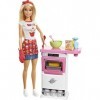 Barbie Metiers Coffret Pactisserie avec Poupee Patissiare Blonde, Accessoires, four et Cupcakes Transformables à  lEau, Joue