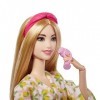 Barbie Coffret Bien-Être Barbie Va au Spa, poupée mannequin blonde avec chiot, peignoir imprimé citrons, serre-tête et masque