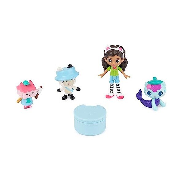 Gabbys Dollhouse DreamWorks 6067225 Coffret cadeau feu de camp avec gabby, panda, pattes de panda, figurines bébé et chaton 