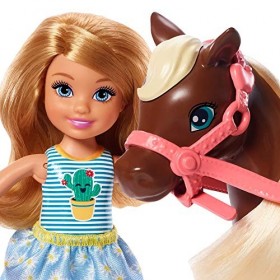 Barbie Famille Chelsea et son poney, mini-poupée articulé blonde, accessoires inclus, jouet pour enfant, GHV78