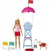 Barbie Métiers Coffret poupée Sauveteuse Blonde en Maillot de Bain avec Chaise de maître-Nageur, Figurine de Chien et Accesso