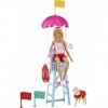 Barbie Métiers Coffret poupée Sauveteuse Blonde en Maillot de Bain avec Chaise de maître-Nageur, Figurine de Chien et Accesso