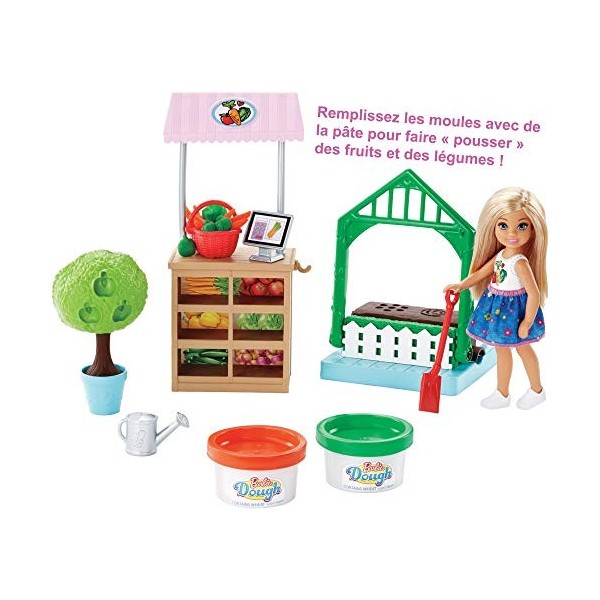 Barbie Métiers Coffret mini-poupée Chelsea avec potager, presse à légumes, accessoires de superette et deux Pots de pâte à Mo