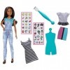 Coffret pour Barbie Brune Emoji Style : Comprend 1 poupée 3 Habits et des décalcos + Accessoires - Set Poupee Mannequin + 1 C