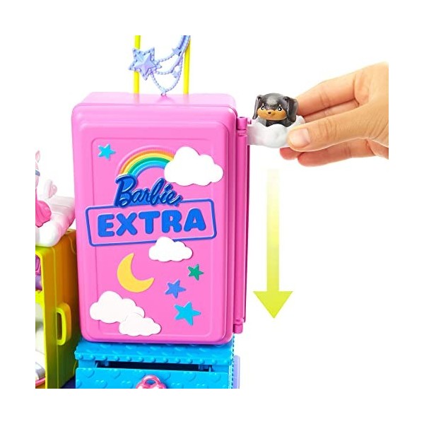 Barbie Coffret Extra Voyage avec 2 Figurines Chiots et Poupée Exclusive, Piscine, Toboggan, Salle des Fêtes et Accessoires, J