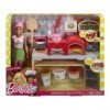 Coffret Pizzeria pour Barbie Chef de Cuisine : Poupee Mannequin, mobilier + 14 Accessoires - Coffret Jouet Fille + 1 Carte
