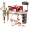 Barbie Métiers poupée pizzaïola avec kit pizzeria comprenant four, accessoires pour repas et trois pots de pâte à modeler, jo