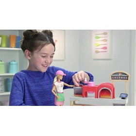 Barbie Métiers poupée pizzaïola avec kit pizzeria comprenant four, accessoires pour repas et trois pots de pâte à modeler, jo