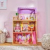 KidKraft Maison de Poupée en Bois Kayla incluant Accessoires et Mobilier, 3 Étages de Jeu pour Poupées 30 cm, Jouet Enfant dè