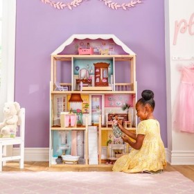 KidKraft Maison de Poupée en Bois Charlotte incluant Accessoires et Mobilier Classique, 3 Étages de Jeu avec Lit à Baldaquin 