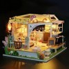 hvmabeck DIY Chat Café Jardin Dollhouse Miniature Kit avec Meubles Échelle 1:24 Chambre Créative pour Cadeau DIY Maison de Po