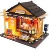 QLLL Maison de Poupée Dépicerie Japonaise avec Cache-Poussière, Maison de Poupées en Bois avec Meubles, Maison Miniature a C