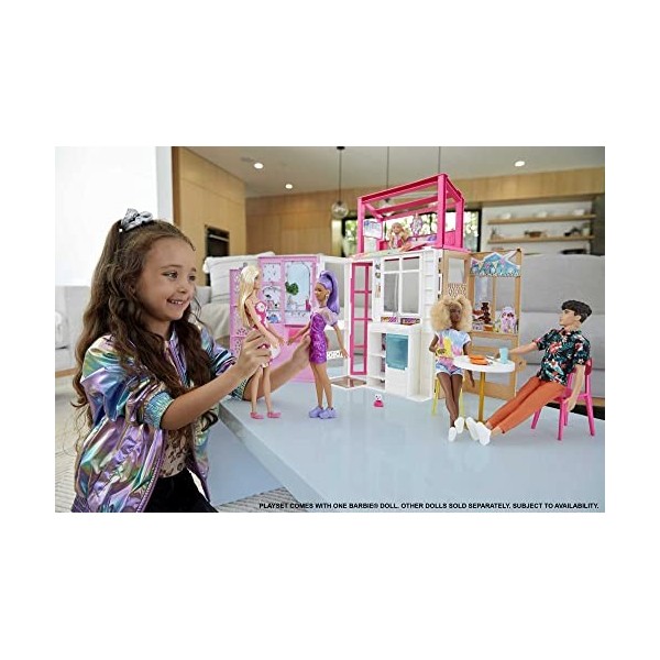 Barbie Cofret Maison et Poupée, avec Poupée Barbie et Maison à 2 Niveaux Entièrement Meublée avec 4 Zones de Jeu, Chiot et Ac