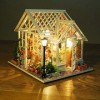 YUACY Maison Bricolage Kit ModèLe DIY Maison De PoupéE Kit avec Meubles Cabane Miniature Cabane Faite à La Main avec La Musiq