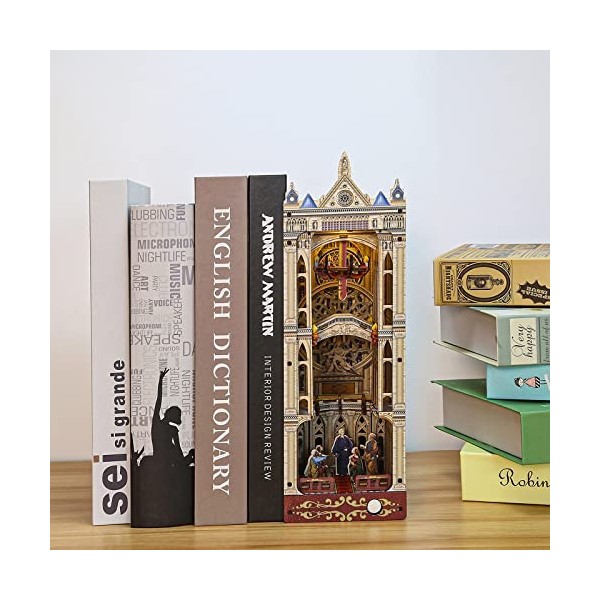 JOKIVTOU Livre Nook Kit Bricolage Miniature Maison De Poupée Kit étagère Insérer Décor 3D Puzzle en Bois avec Lumière LED Bri