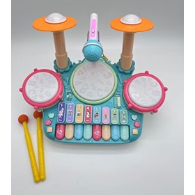 Une combinaison de tambour, de piano, de musique et de chant pour les enfants qui aiment la musique et le chant. Les enfants 