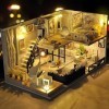 Qoier Kit de Maison Modèle en Bois avec Musique/Cache-Poussière/Lumière/Accessoires Kit de Mini Maison Miniature DIY pour Enf