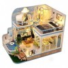 BIOSA Chambre Miniature en Bois DIY avec Cache-Poussière/Lumière/Accessoires Kit de Maison de Poupée Miniature Kit de Mini Ma