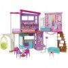 Barbie Coffret La Maison de Vacances 107 cm à 2 niveaux, avec 6 pièces, 1 fauteuil suspendu servant d’ascenseur et plus de 