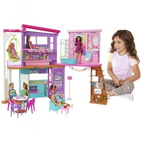 Barbie Coffret La Maison de Vacances 107 cm à 2 niveaux, avec 6 pièces, 1 fauteuil suspendu servant d’ascenseur et plus de 
