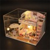 DIY Mini Dollhouse Princess Girls House Kit de Meubles en Bois, Fait à la Main Cottage Hut Petite Maison Housse Anti-poussièr