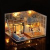 Jildouf 10 Pcs Maison poupée Miniature, Kit Petite Maison, Meubles Miniatures en Bois et PP Mini Maison Verte avec LED Meille