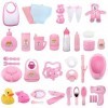 deAO Sac de 40 Accessoires de poupée avec de la Nourriture, des vêtements, Une Peluche, des Jouets de Bain, Une tétine et Bie