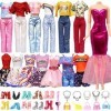 Lot de 31 vêtements et Accessoires Compatible avec Barbie poupée Main y Compris 3 Robes de Mode 3 Hauts 3 Pantalons 10 Paires