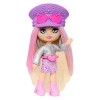 Barbie Poupée Mini Minis Extra Cool Voyage Articulée En Tenue Métallisée Pour Le Désert, Accessoires Festival Inclus, 8,3 Cm 