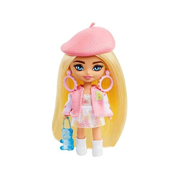 Barbie Mini Poupée Extra blonde avec béret et veste universitaire, pochette ourson gélatine, vêtements et accessoires, Jouet 